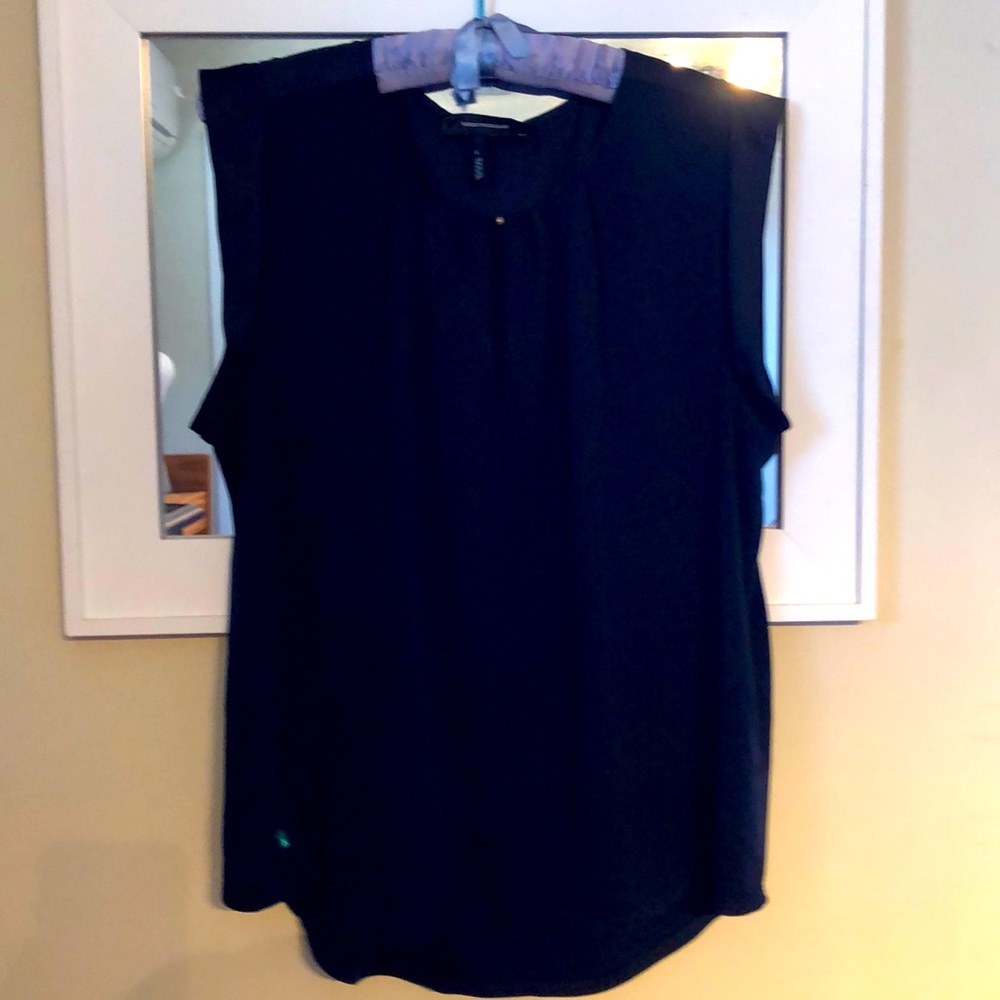 Pretty black top